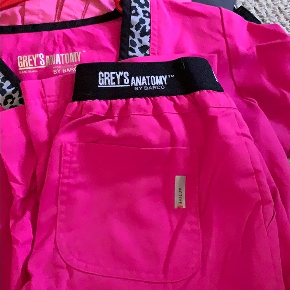 Scrub Top and Pants by Grey’s Anatomy - Picture 2 of 2